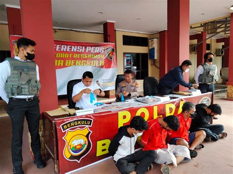 fun facts about domino game Pemilik konter setelah itu, konfirmasi pemegang paket top up garansi uang kembali gaul image 2