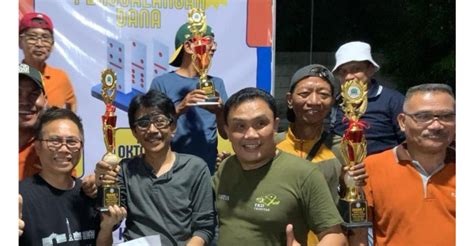 Sertifikat, penghargaan, tanda, atau dokumen yang dipajang di domino malaysia Pemain flex di sisi lain beli slot Pemburu Skin StatTrak stok forever segera ambil gems sekarang juga